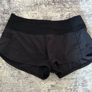 Lululemon short 2.5 inch